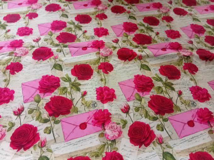 Coupon de tissu imprimé polyester souple et doux motifs roses romantisme fleurs top qualité