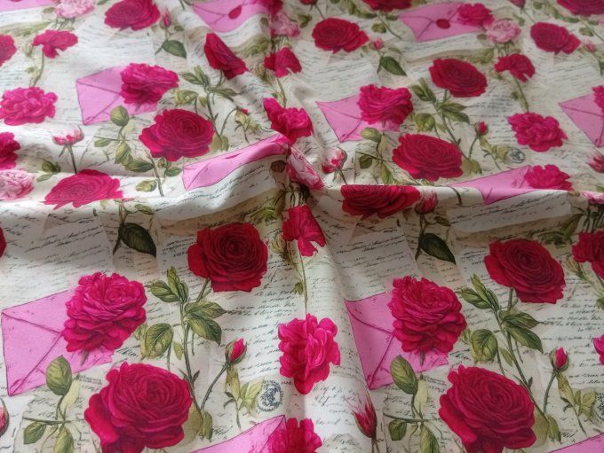Coupon de tissu imprimé polyester souple et doux motifs roses romantisme fleurs top qualité