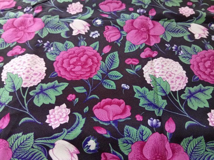 Coupon de tissu imprimé polyester souple et doux motifs fleurs feuilles top qualité