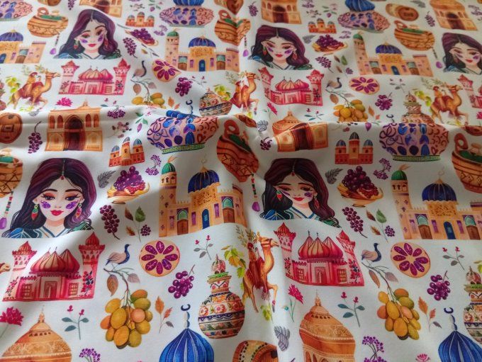 Coupon de tissu imprimé polyester souple et doux motifs orientaux féériques top qualité