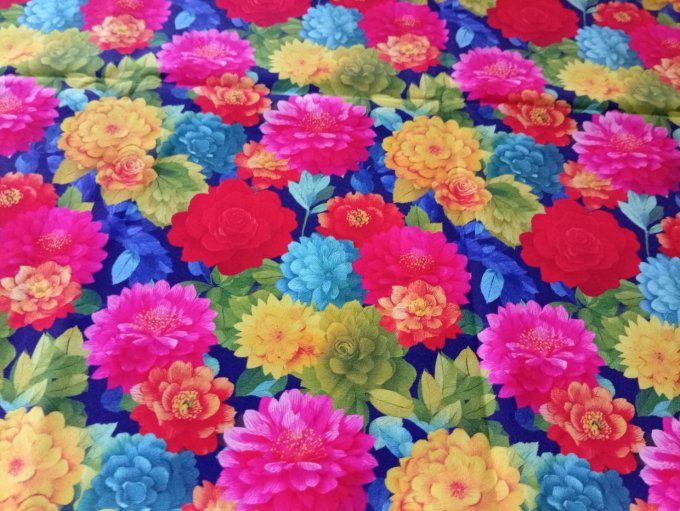 Coupon de tissu imprimé polyester souple et doux motifs fleurs multicolores top qualité