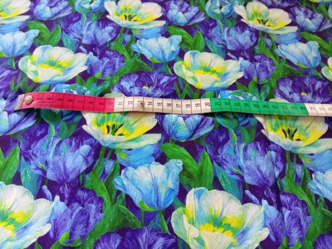 Coupon de tissu imprimé polyester souple et doux motifs fleurs bleues top qualité