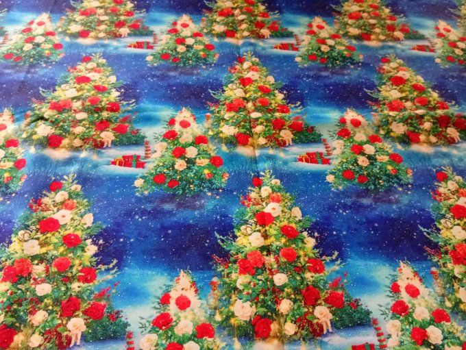 Coupon de tissu imprimé polyester souple et doux motifs sapins de Noël fêtes top qualité
