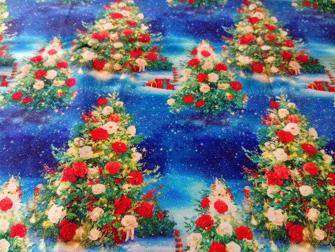 Coupon de tissu imprimé polyester souple et doux motifs sapins de Noël fêtes top qualité