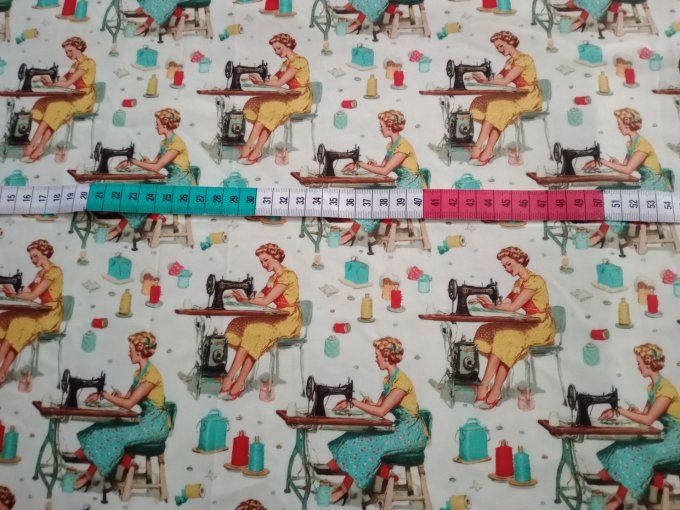 Coupon de tissu imprimé polyester souple et doux motifs couture vintage multicolore top qualité