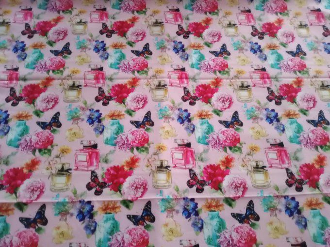Coupon de tissu imprimé polyester souple et doux motifs parfums fleurs papillons top qualité