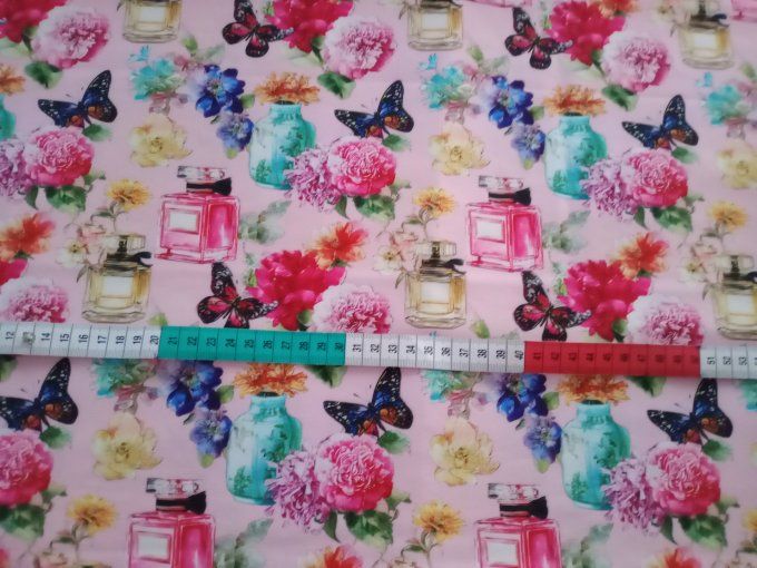 Coupon de tissu imprimé polyester souple et doux motifs parfums fleurs papillons top qualité