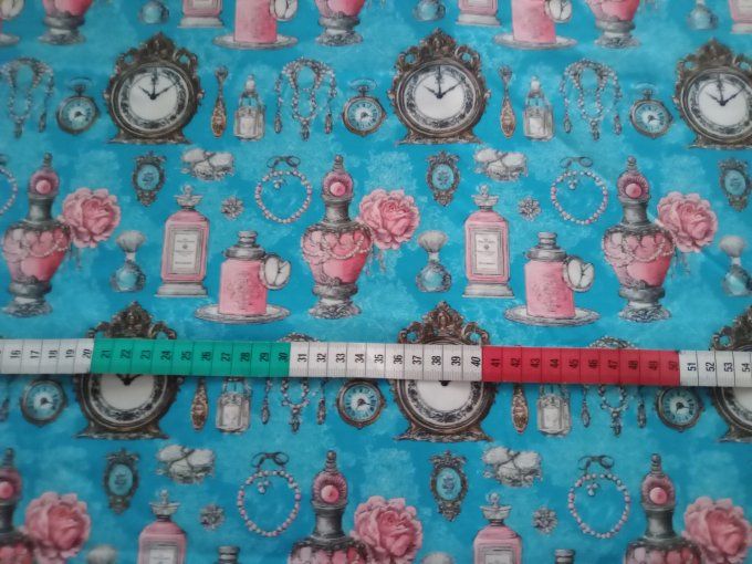 Coupon de tissu imprimé polyester souple et doux motifs parfums fleurs vintage rétro top qualité