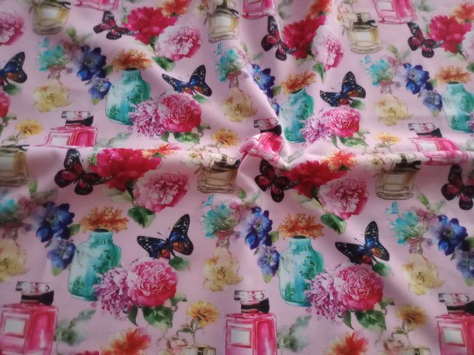 Coupon de tissu imprimé polyester souple et doux motifs parfums fleurs papillons top qualité