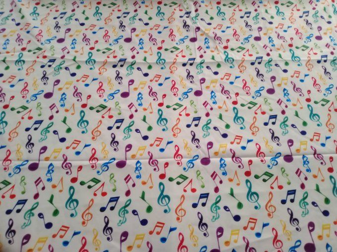 Coupon de tissu imprimé polyester souple et doux motifs notes de musique multicolores top qualité