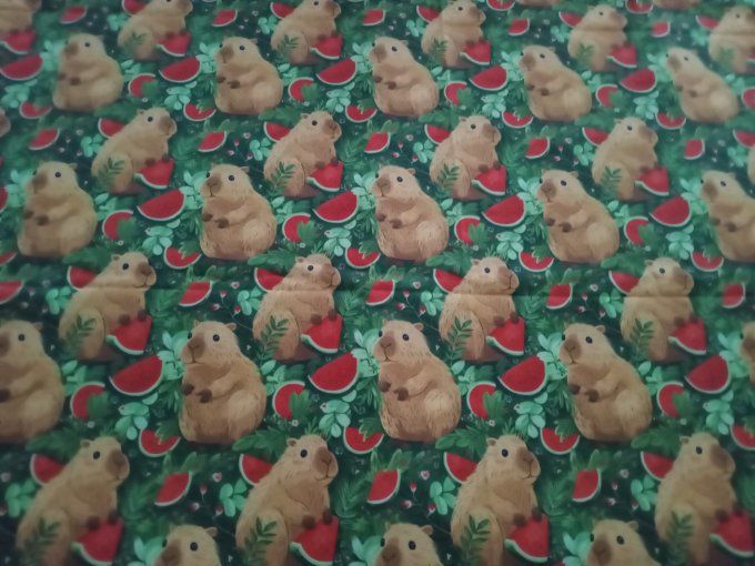 Coupon de tissu imprimé polyester souple et doux motifs capybaras rongeurs animaux top qualité