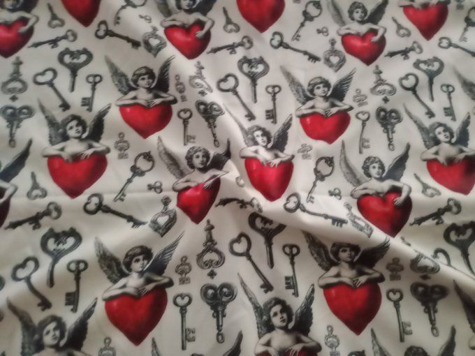 Coupon de tissu imprimé polyester souple et doux motifs anges coeurs top qualité
