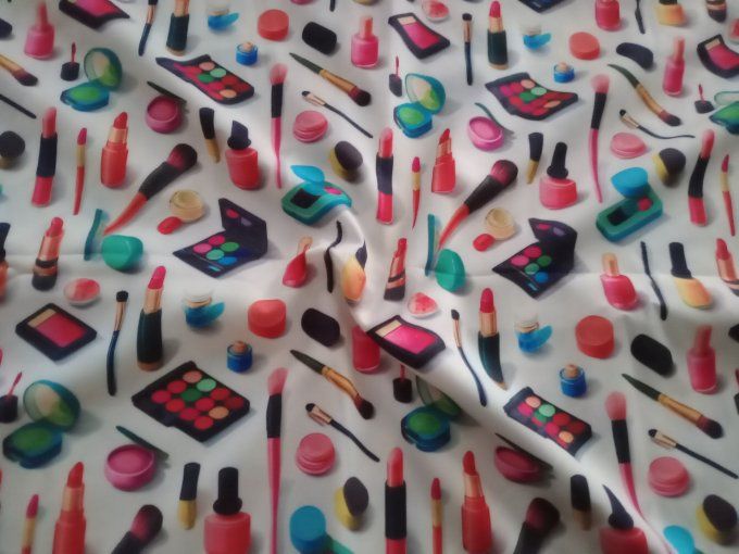 Coupon de tissu imprimé polyester souple et doux motifs maquillage top qualité