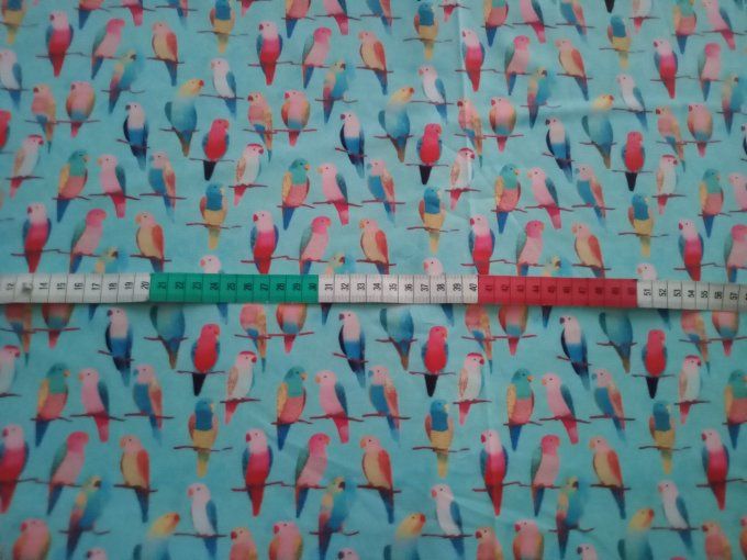 Coupon de tissu imprimé polyester souple et doux motifs oiseaux multicolores animaux top qualité