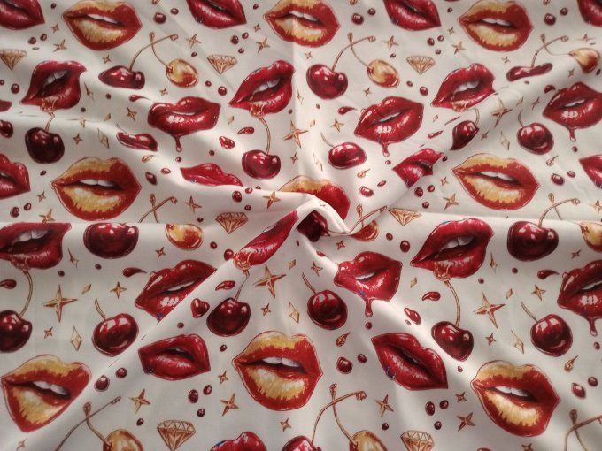 Coupon de tissu imprimé polyester souple et doux motifs fruits cerises rouge à lèvres top qualité