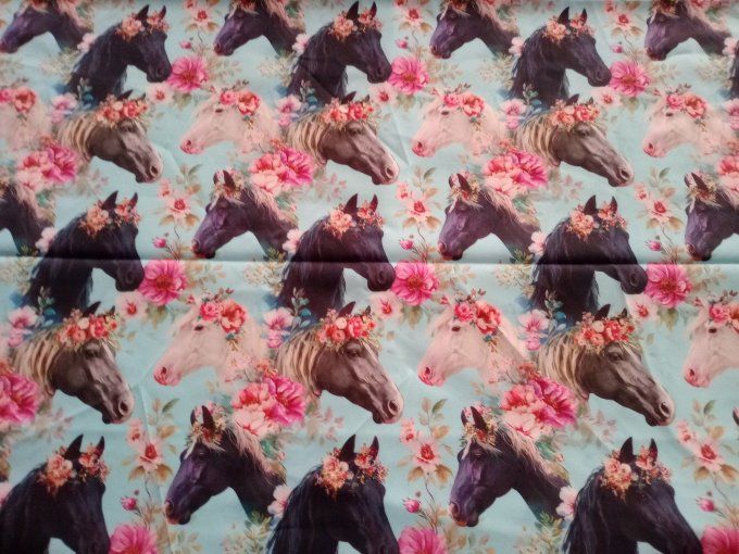 Coupon de tissu imprimé polyester souple et doux motifs chevaux cheval animaux fleurs top qualité