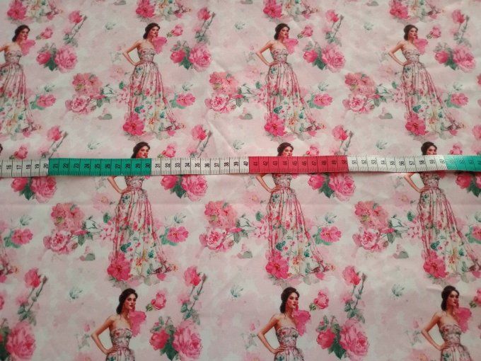 Coupon de tissu imprimé polyester souple et doux motifs femmes fleurs romantique top qualité