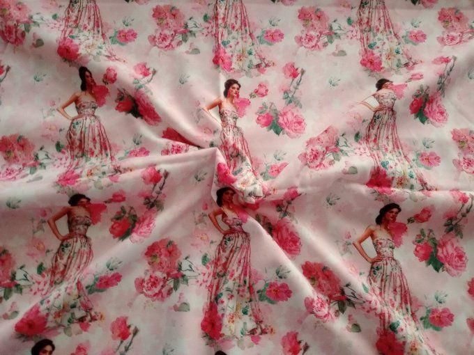 Coupon de tissu imprimé polyester souple et doux motifs femmes fleurs romantique top qualité