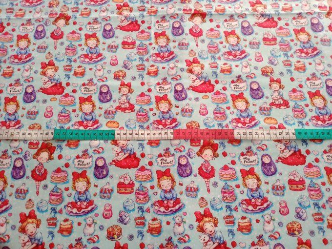 Coupon de tissu imprimé polyester souple et doux motifs fillettes gateaux top qualité