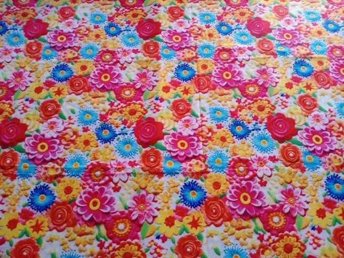 Coupon de tissu imprimé polyester souple et doux motifs fleurs multicolores top qualité