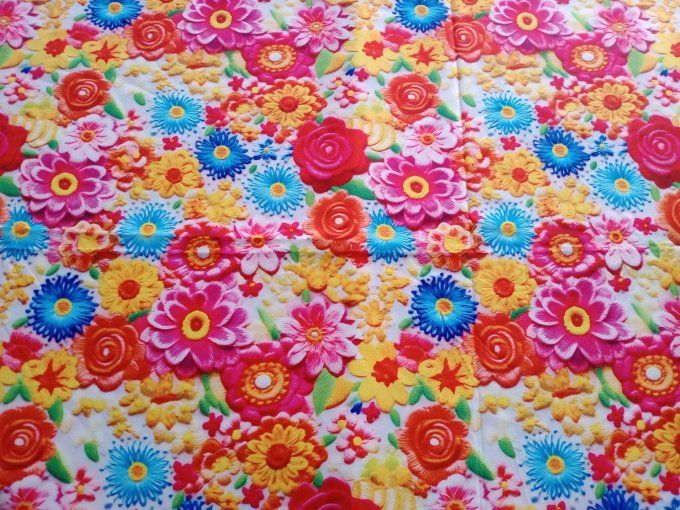 Coupon de tissu imprimé polyester souple et doux motifs fleurs multicolores top qualité