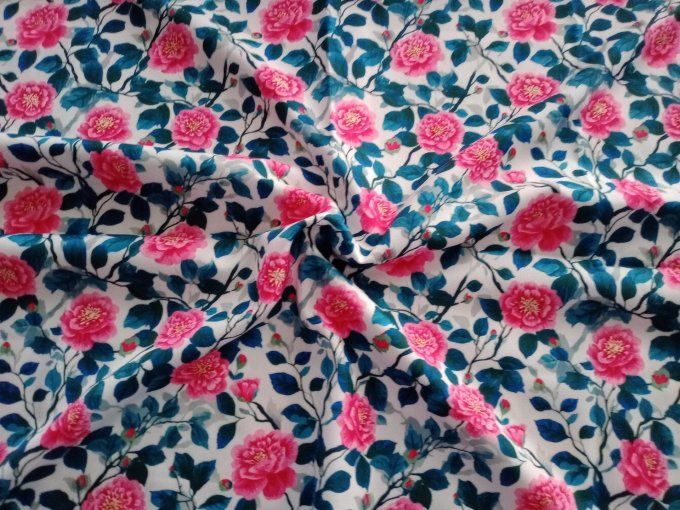 Coupon de tissu imprimé polyester souple et doux motifs fleurs roses top qualité