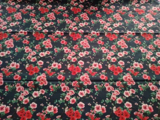 Coupon de tissu imprimé polyester souple et doux motifs fleurs top qualité