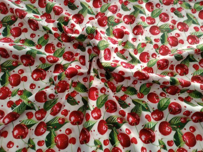 Coupon de tissu imprimé polyester souple et doux motifs fruits cerises top qualité