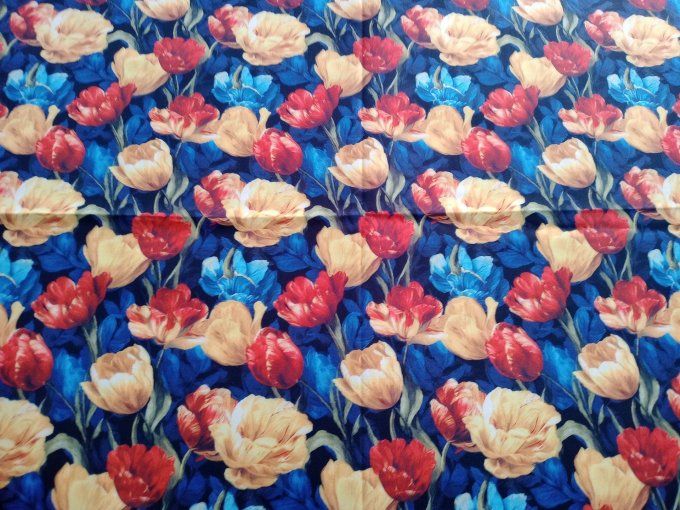 Coupon de tissu imprimé polyester souple et doux motifs fleurs multicolores top qualité