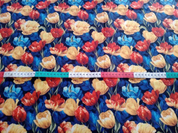 Coupon de tissu imprimé polyester souple et doux motifs fleurs multicolores top qualité