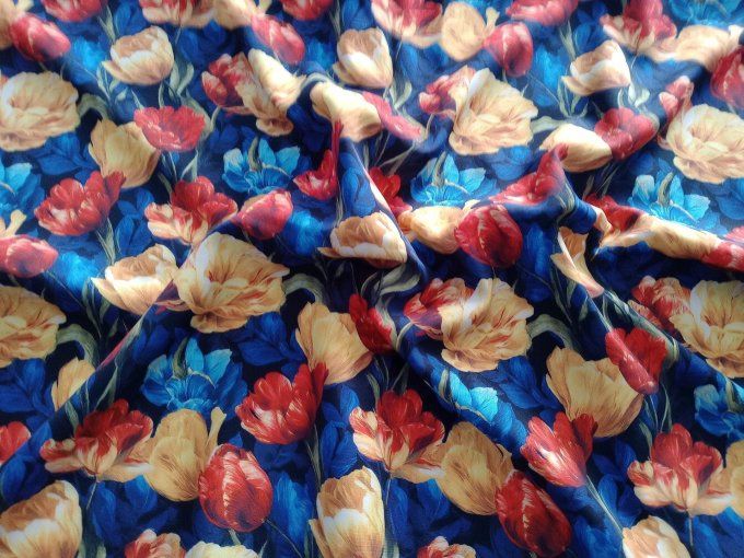 Coupon de tissu imprimé polyester souple et doux motifs fleurs multicolores top qualité
