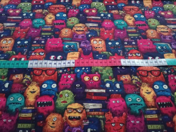 Coupon de tissu imprimé polyester souple et doux motifs monstres multicolores top qualité