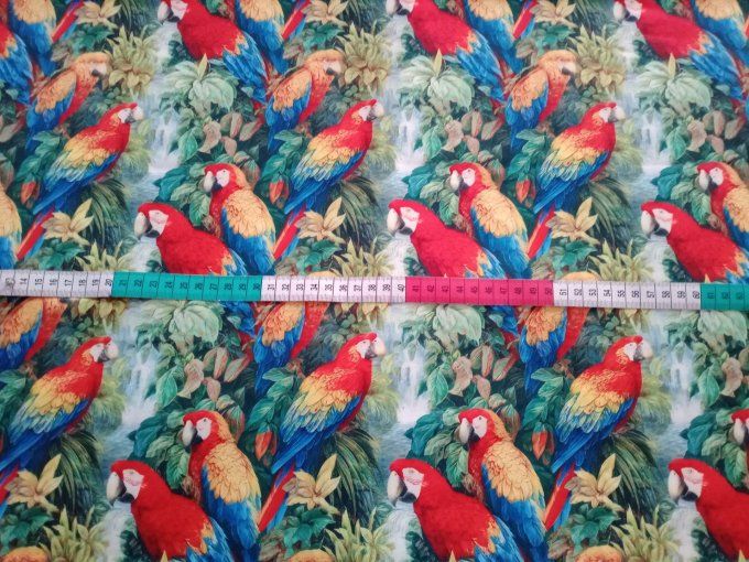 Coupon de tissu imprimé polyester souple et doux motifs perroquets oiseaux animaux top qualité