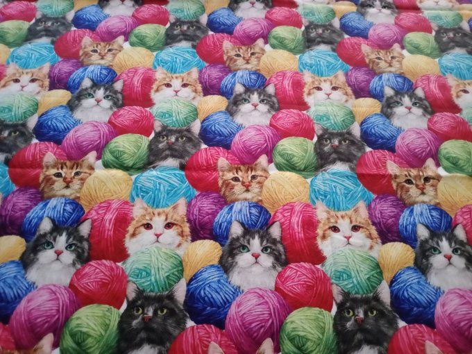 Coupon de tissu imprimé polyester souple et doux motifs chats animaux pelotes de laine top qualité