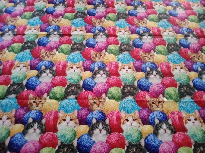 Coupon de tissu imprimé polyester souple et doux motifs chats animaux pelotes de laine top qualité