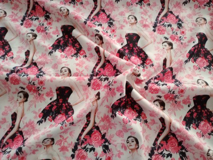 Coupon de tissu imprimé polyester souple et doux motifs femmes fleurs romantique top qualité